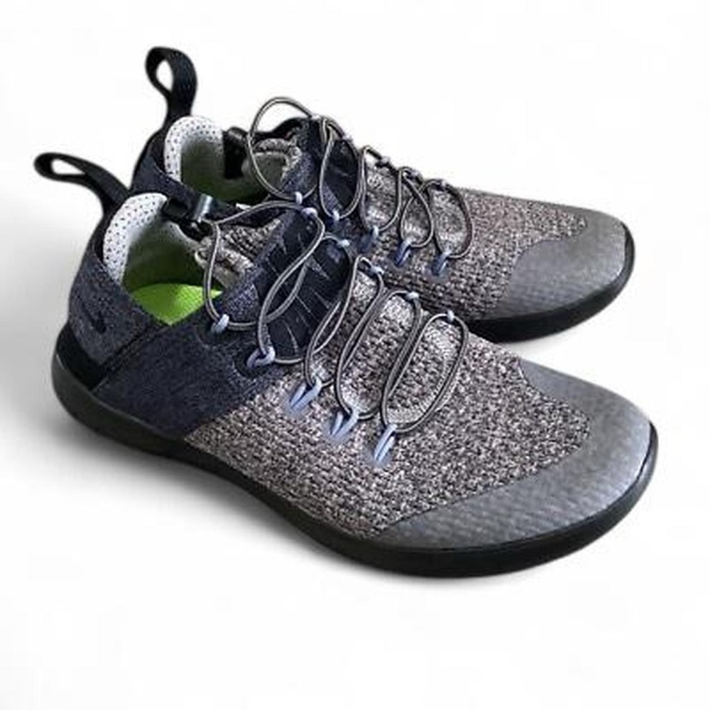 Women’s Nike Free Run Commuter 2017 Gray bungee toggle closure